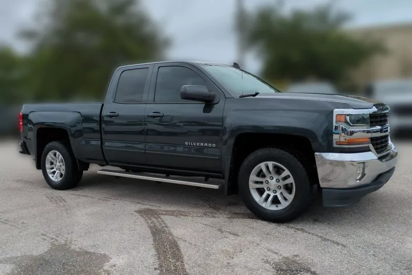 2018 Chevrolet Silverado 1500 LT1 photo 1