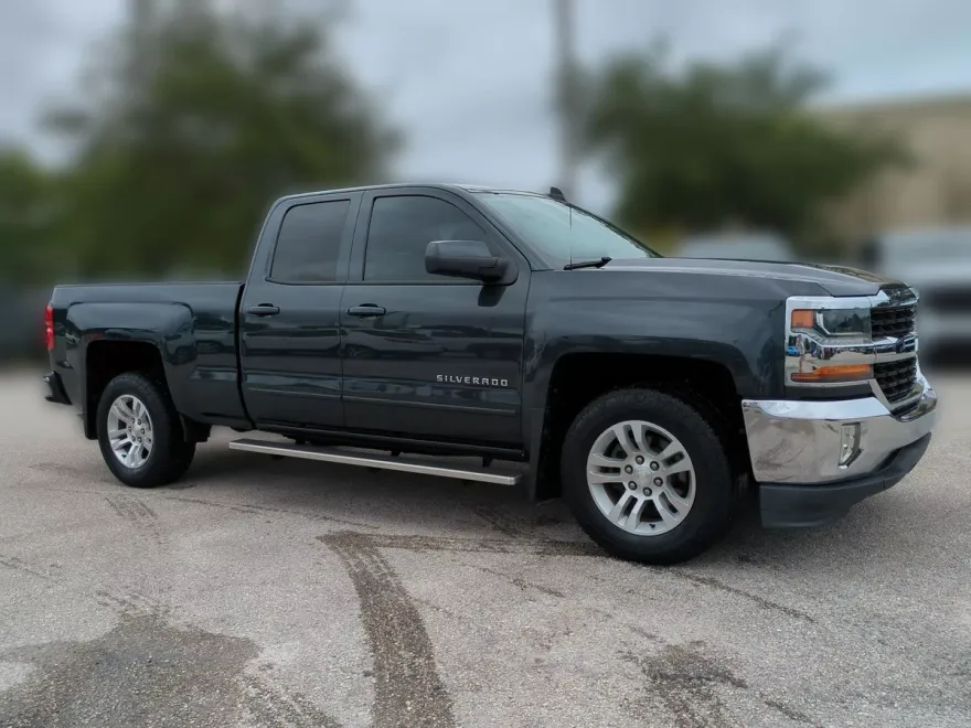2018 Chevrolet Silverado 1500 LT1 photo 1