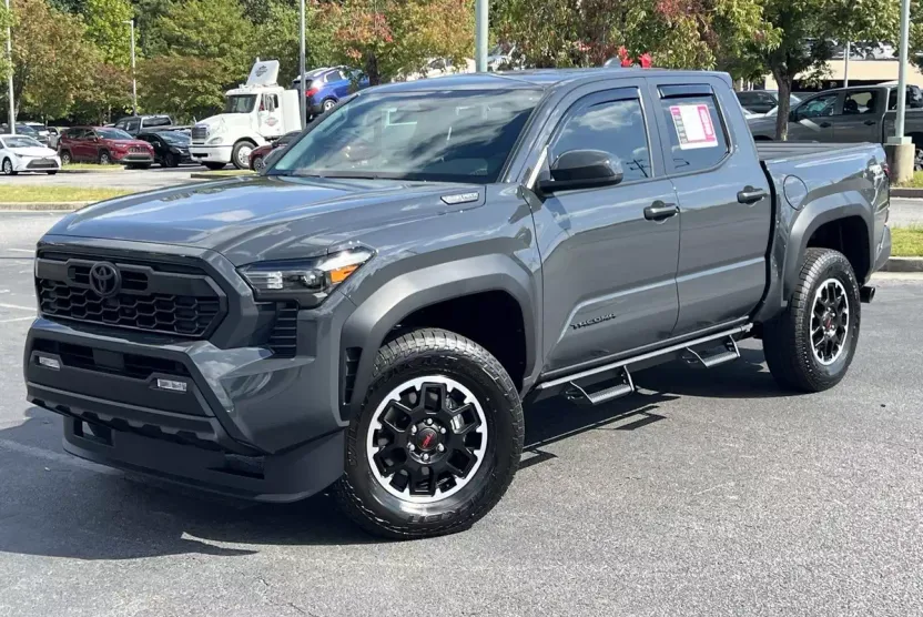 2025 Toyota Tacoma TRD Off-Road photo 1