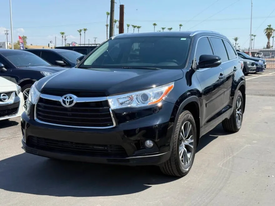 2016 Toyota Highlander XLE photo 1