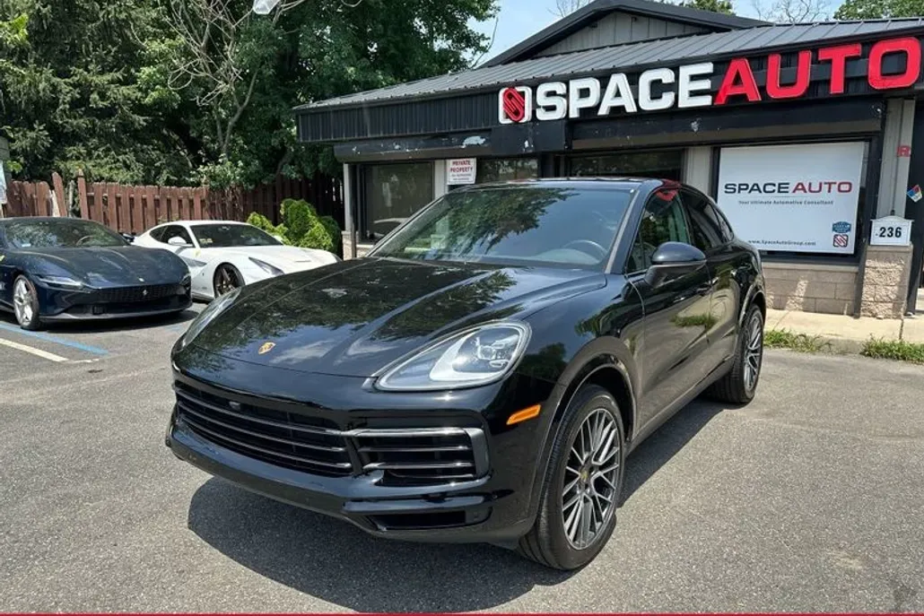 2022 Porsche Cayenne Coupe photo 1