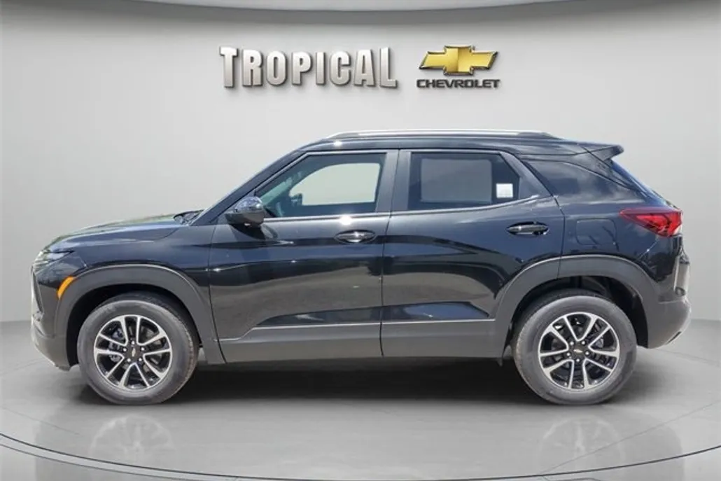 2026 Chevrolet Trailblazer LT photo 1
