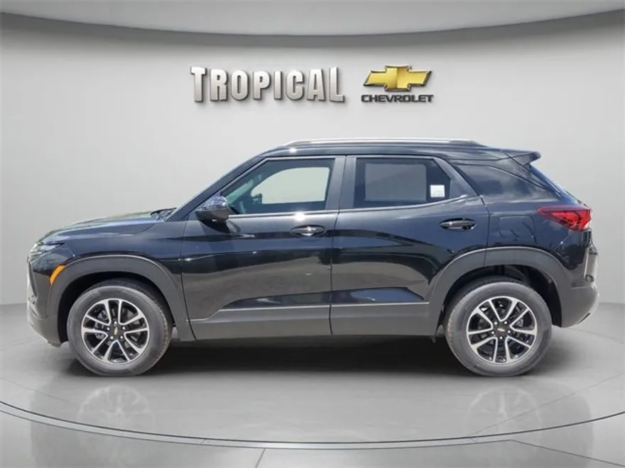 2026 Chevrolet Trailblazer LT photo 1
