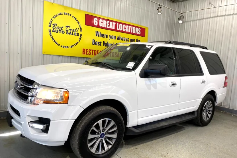 2017 Ford Expedition XLT photo 1