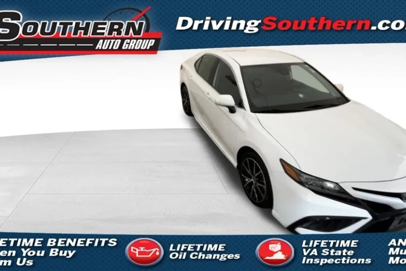 2023 Toyota Camry SE photo 1