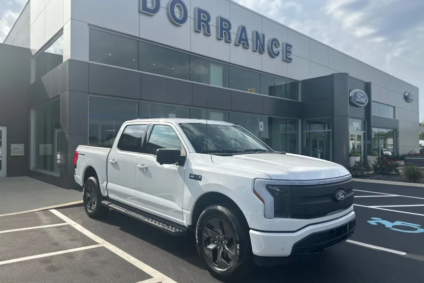 2025 Ford F-150 Lightning photo 1