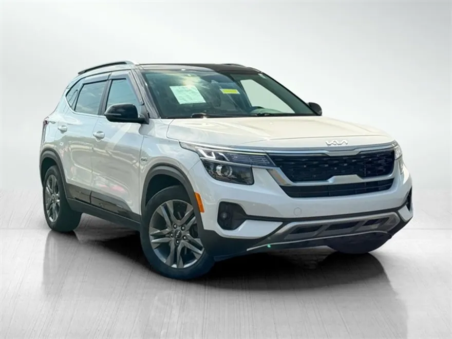 2023 Kia Seltos S photo 1