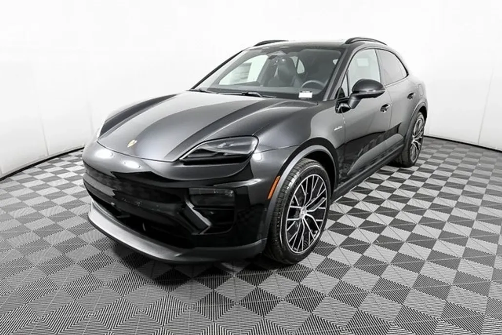 2025 Porsche Macan Electric photo 1