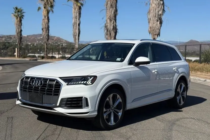 2024 Audi Q7 55 Premium Plus photo 1