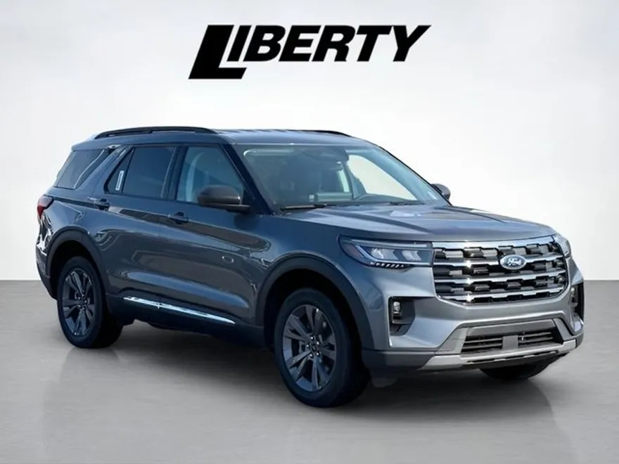 2025 Ford Explorer photo 1