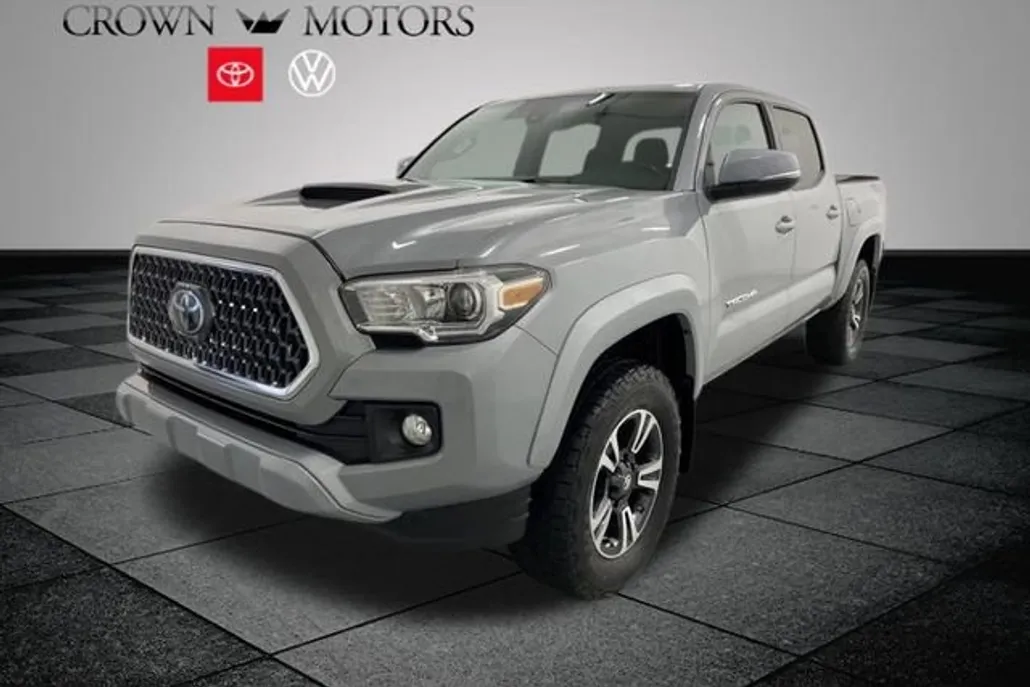 2019 Toyota Tacoma TRD Sport photo 1