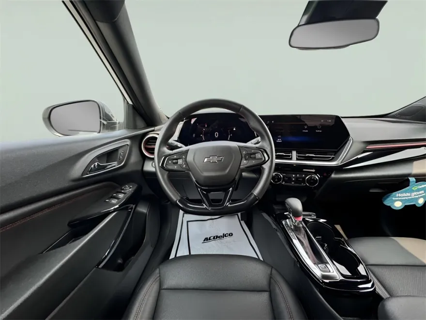 2024 Chevrolet Trax photo 1