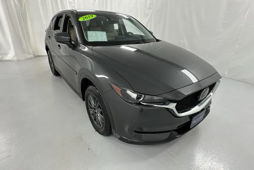 2019 Mazda CX-5 Touring photo 1