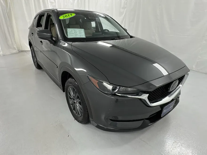 2019 Mazda CX-5 Touring photo 1