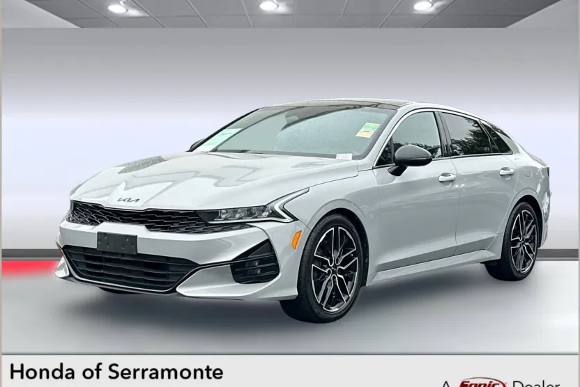 2023 Kia K5 GT photo 1
