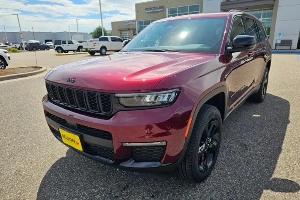 2025 Jeep Grand Cherokee L photo 1