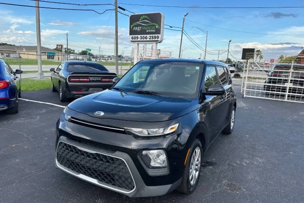 2020 Kia Soul LX photo 1