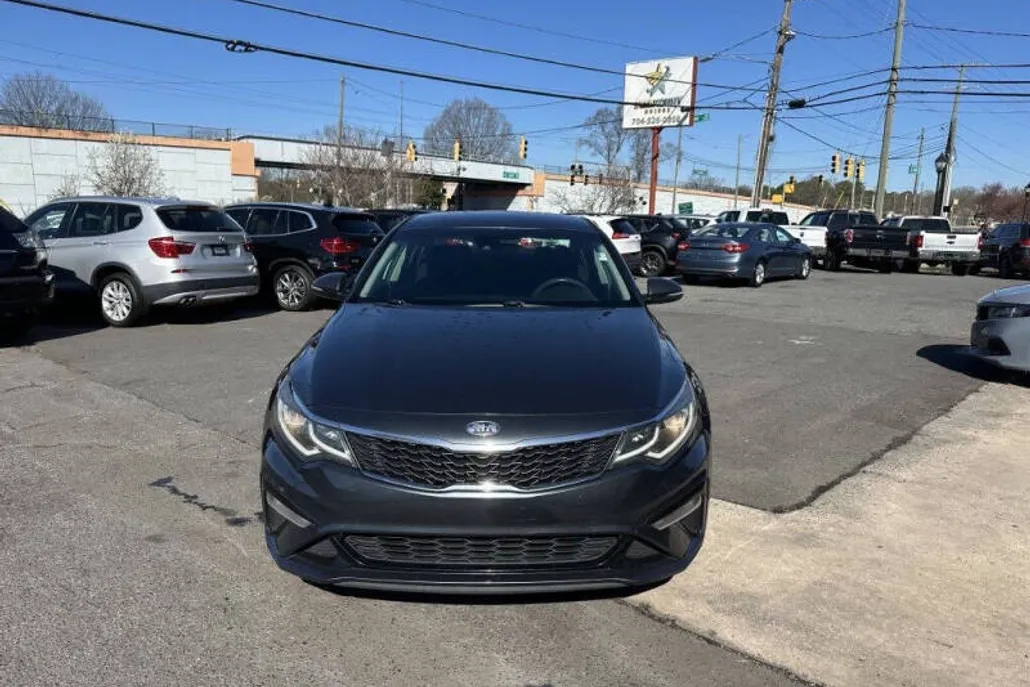 2020 Kia Optima LX photo 1