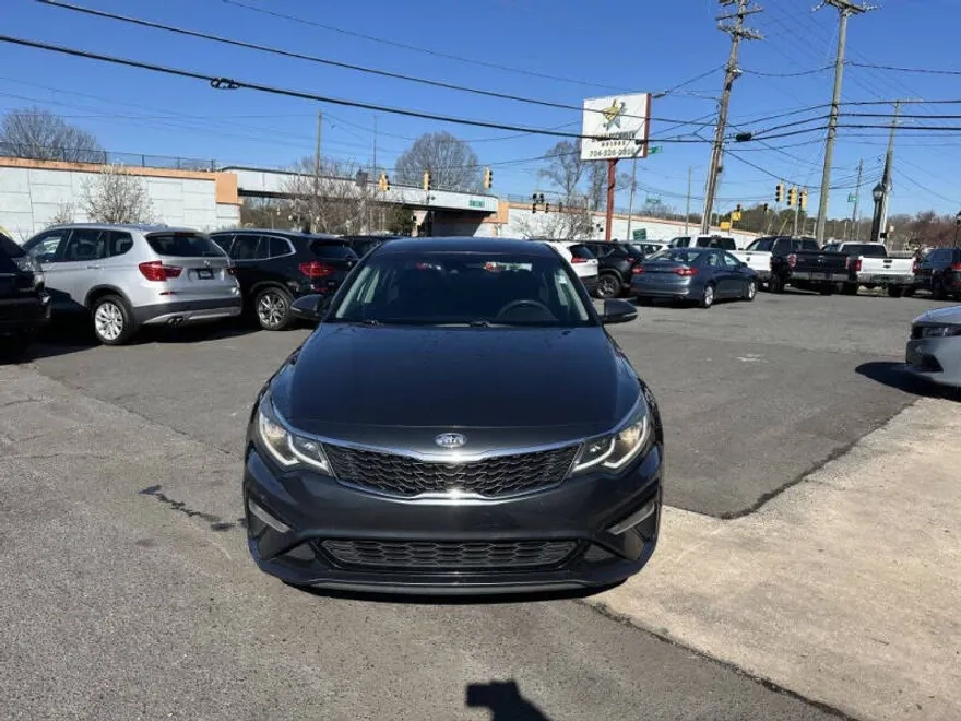2020 Kia Optima LX photo 1