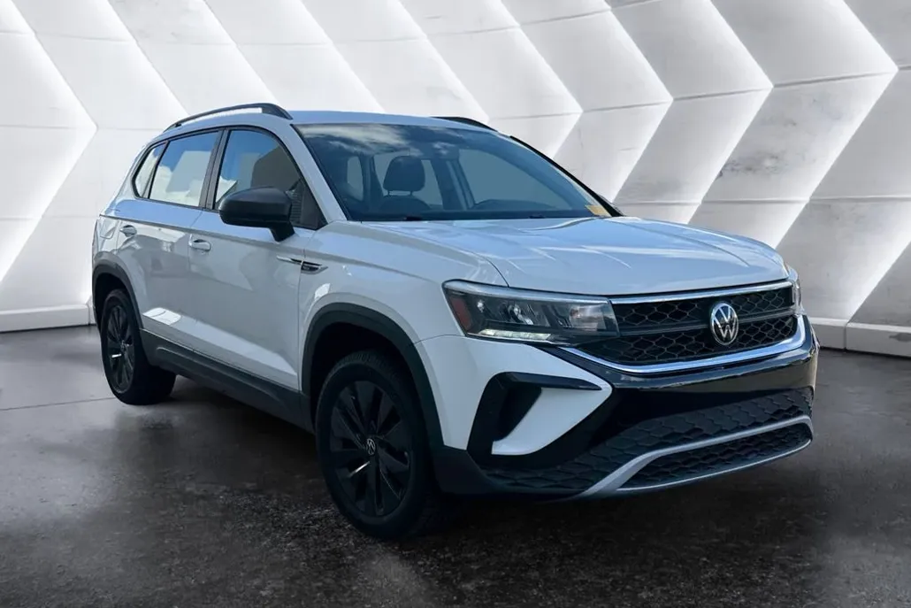 2022 Volkswagen Taos S photo 1