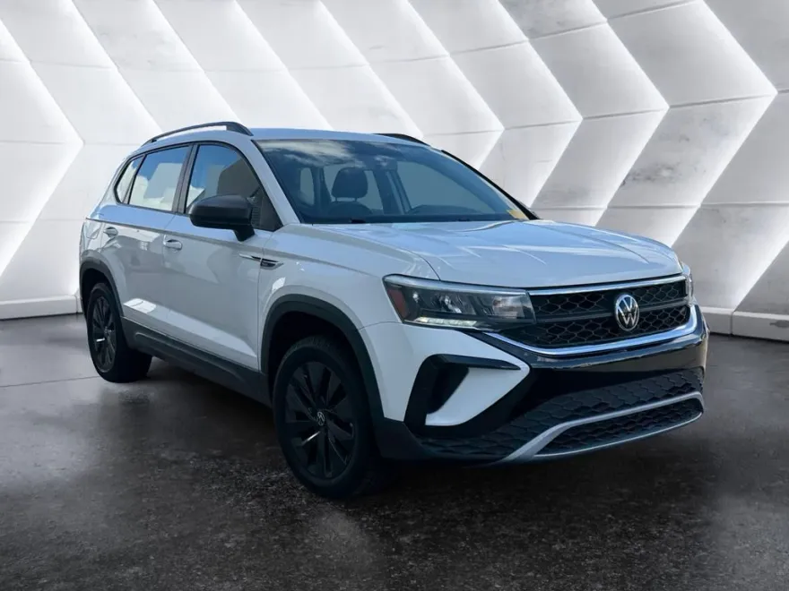 2022 Volkswagen Taos S photo 1