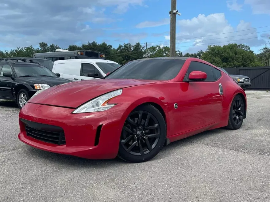 2015 Nissan 370Z Touring photo 1