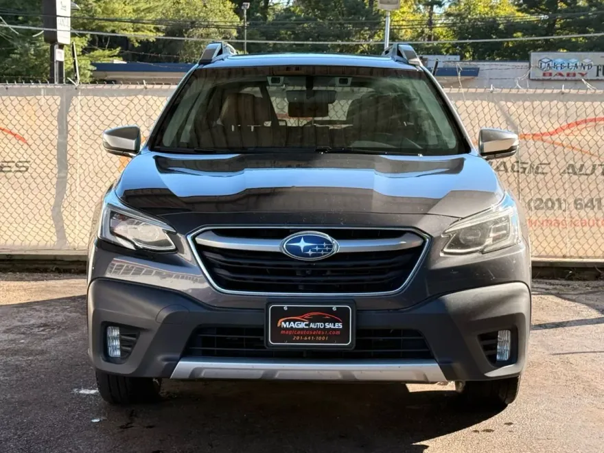 2020 Subaru Outback Touring XT photo 1