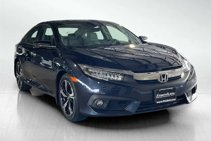 2017 Honda Civic Touring photo 1