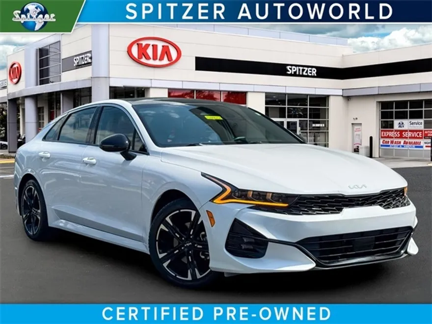 2023 Kia K5 GT-Line photo 1