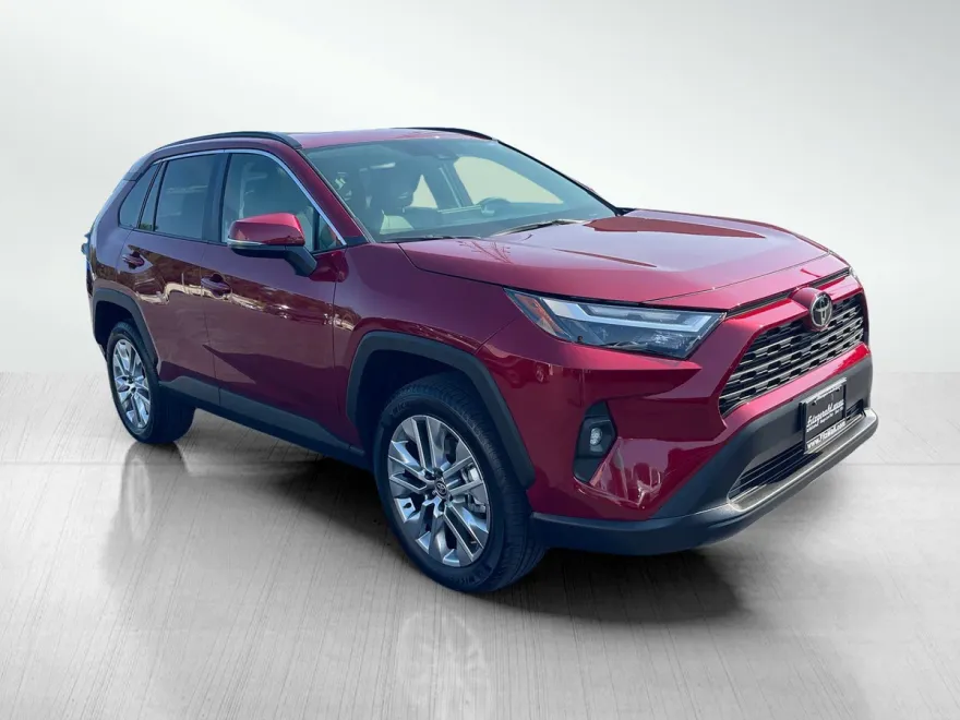 2025 Toyota RAV4 XLE Premium photo 1