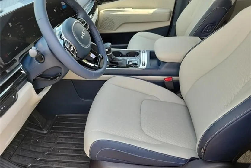 2026 Kia Carnival SX Prestige photo 1