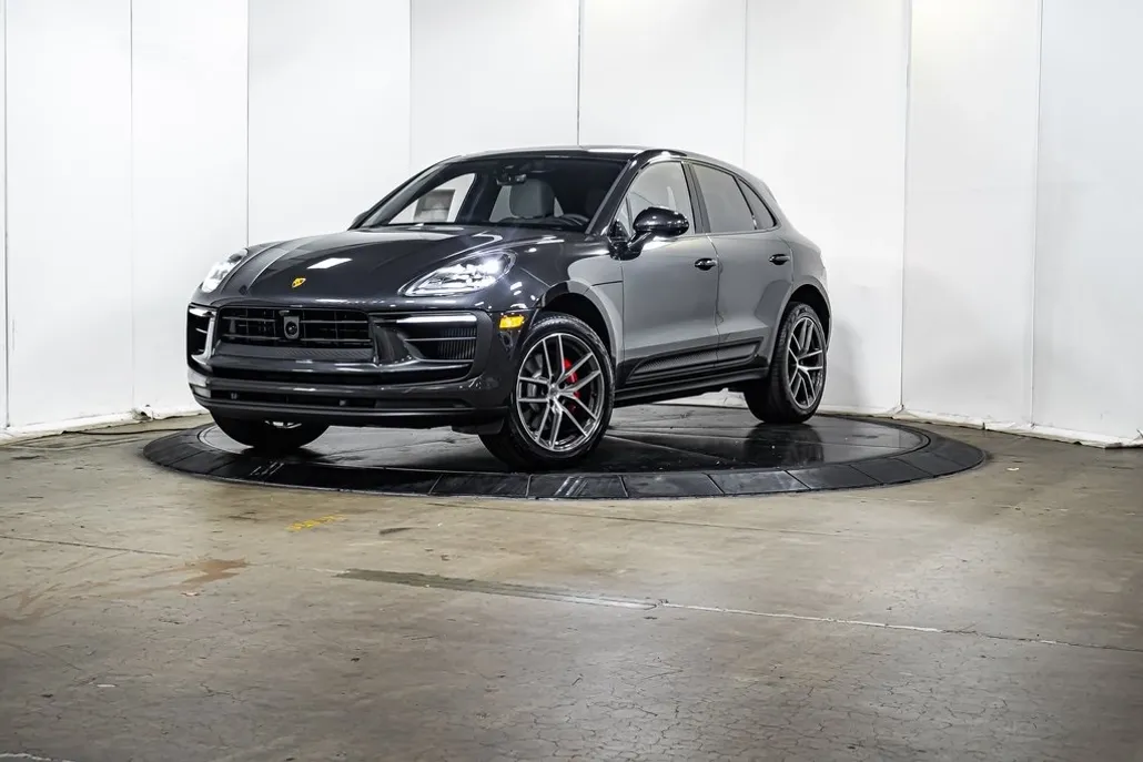 2025 Porsche Macan S photo 1