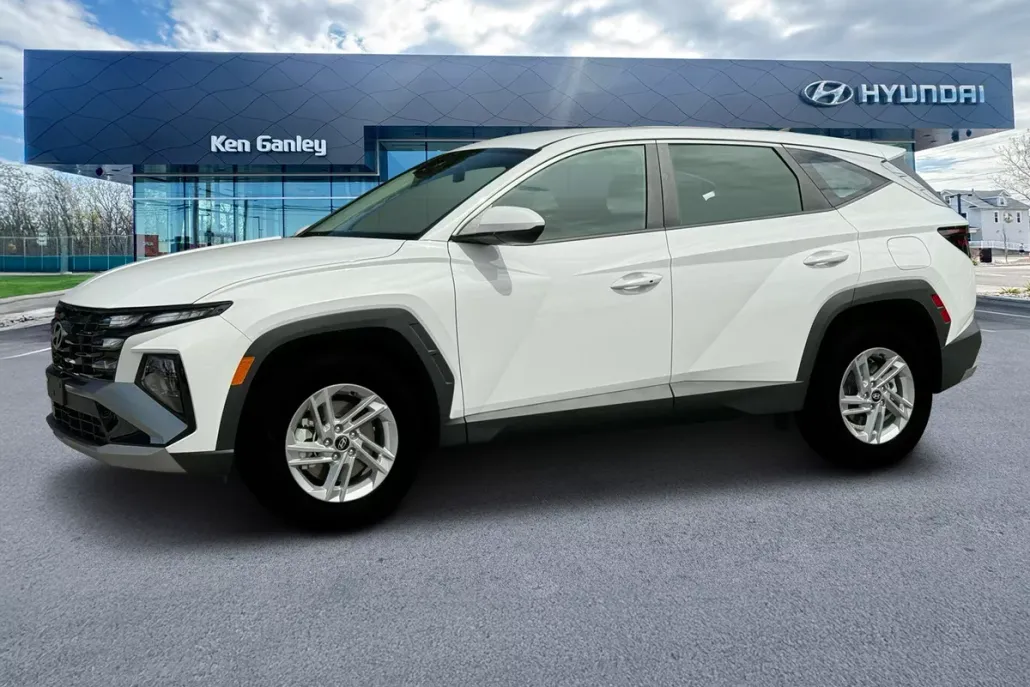 2025 Hyundai Tucson SE photo 1