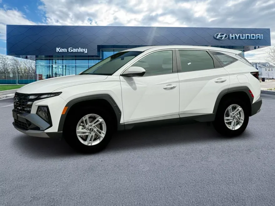 2025 Hyundai Tucson SE photo 1