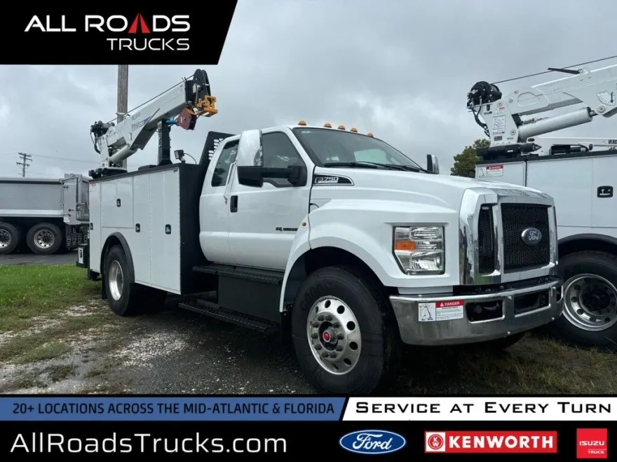 2025 Ford F-750 Base photo 1