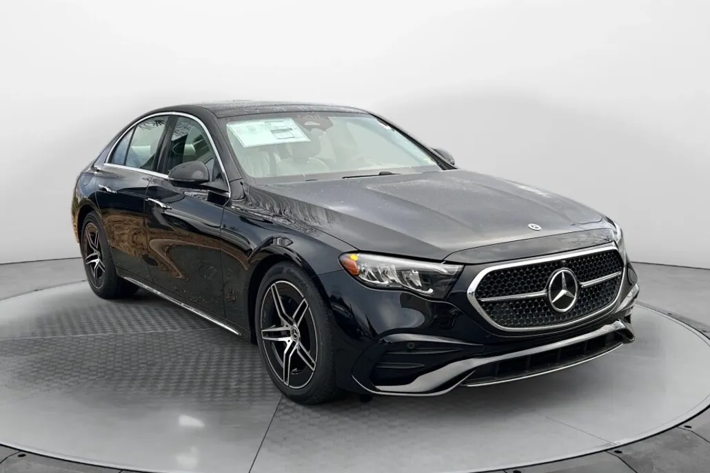 2025 Mercedes Benz E 350 4MATIC photo 1