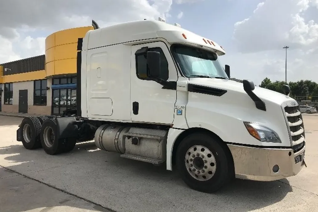 2019 Freightliner Cascadia 126" Sleeper Cab photo 1