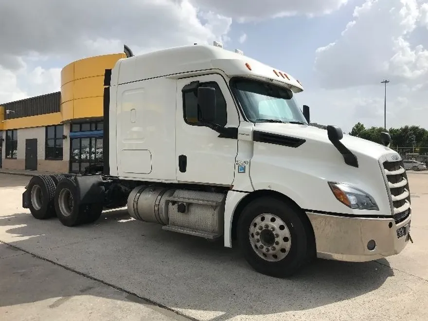2019 Freightliner Cascadia 126" Sleeper Cab photo 1