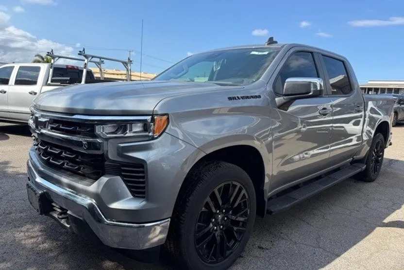 2024 Chevrolet Silverado 1500 LT photo 1