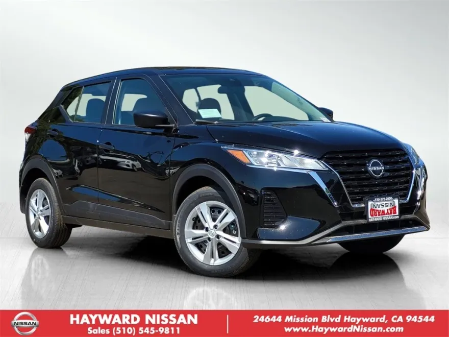 2025 Nissan Kicks Play S photo 1