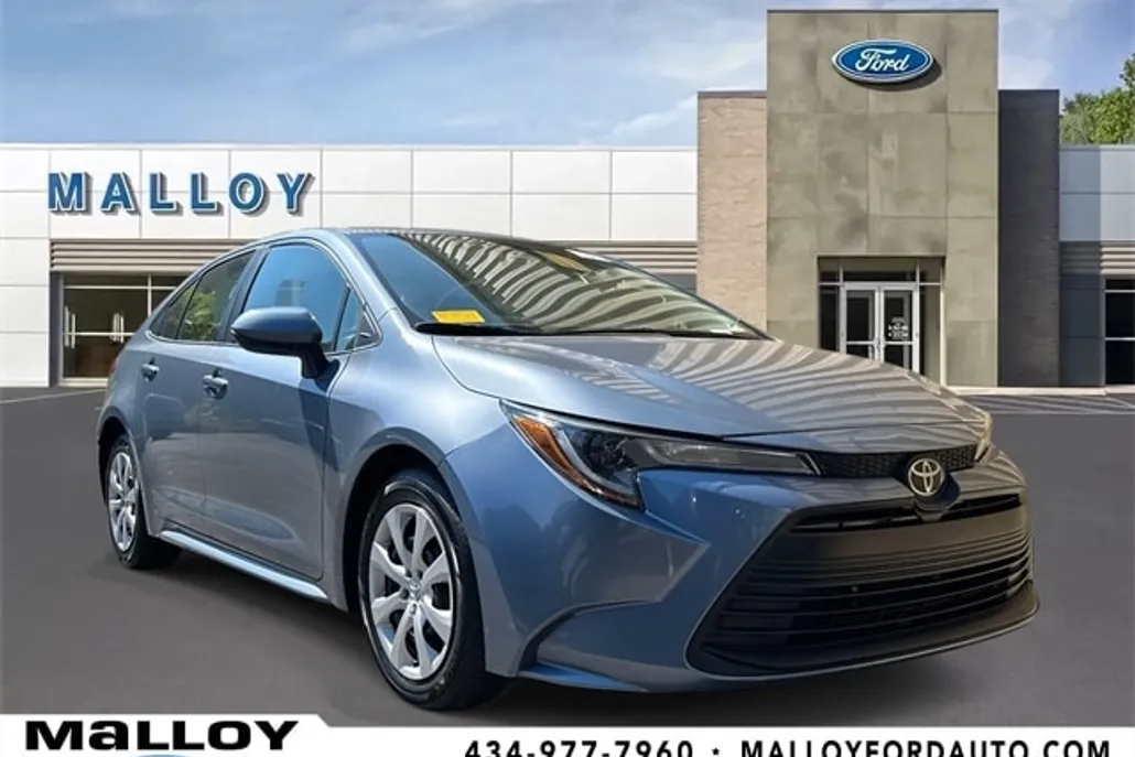 2024 Toyota Corolla LE photo 1