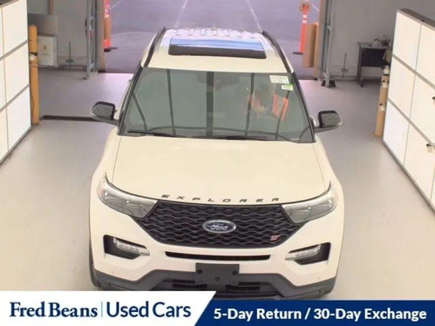 2022 Ford Explorer ST photo 1