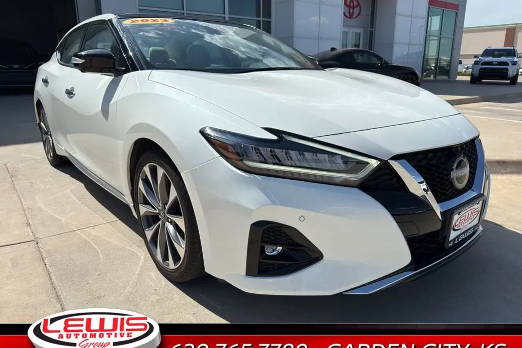 2023 Nissan Maxima Platinum photo 1