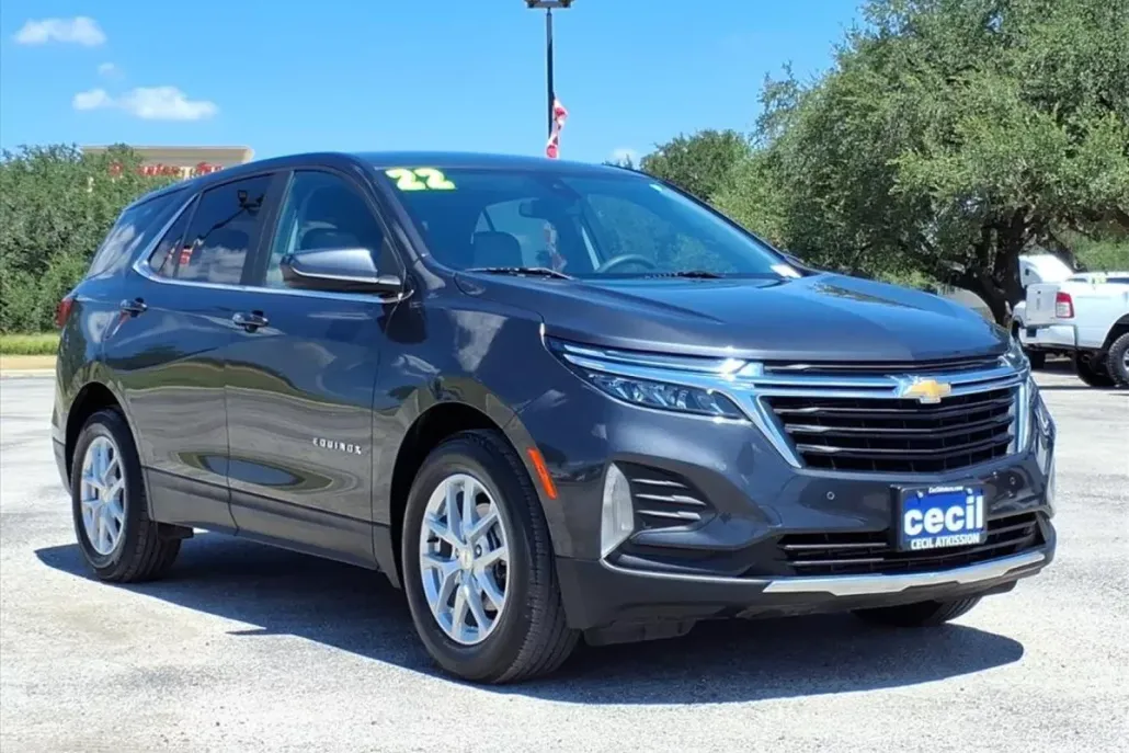 2022 Chevrolet Equinox LT photo 1