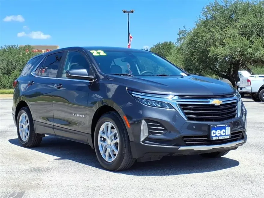2022 Chevrolet Equinox LT photo 1