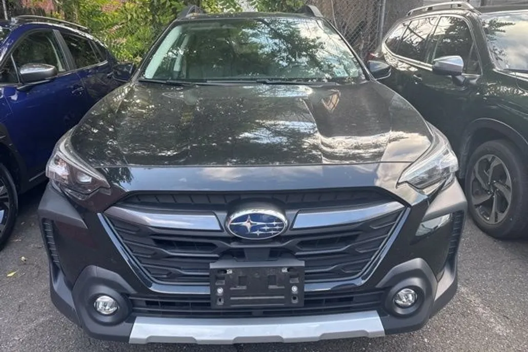 2023 Subaru Outback Limited photo 1