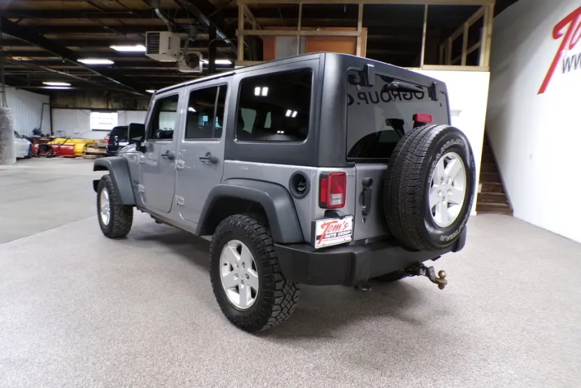 2018 Jeep Wrangler Sport S photo 1