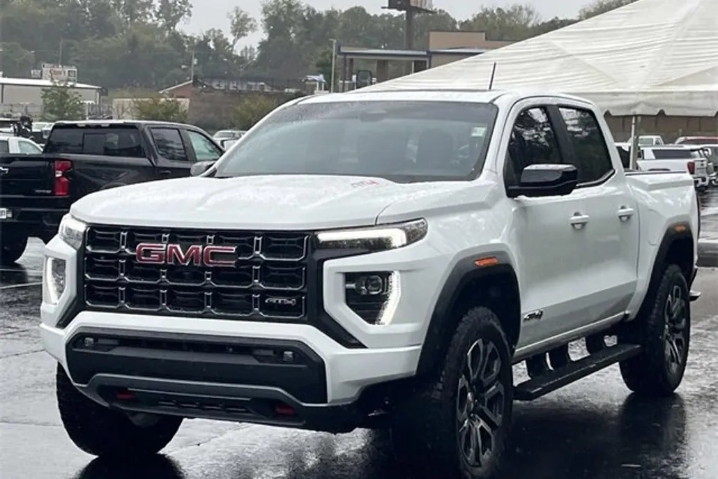 2024 Gmc Canyon AT4 photo 1