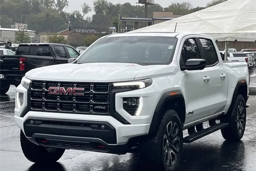 2024 Gmc Canyon AT4 photo 1