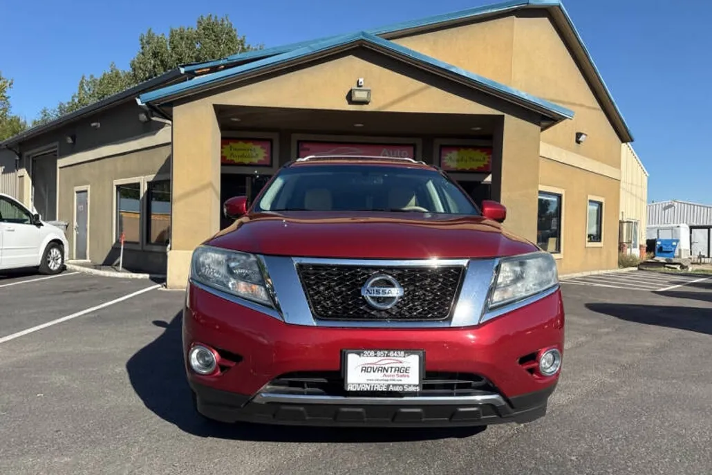2015 Nissan Pathfinder Platinum 4x4 photo 1